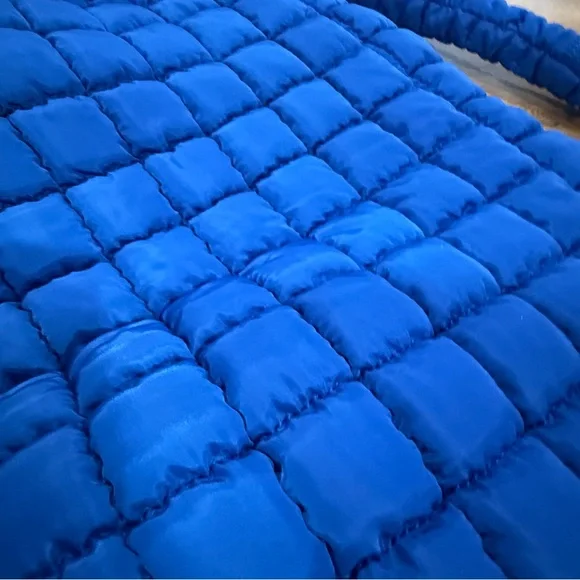 NWT Free People FP Movement Quilted Puffer Carryall Bag Tote Lapis Blue RARE - Picture 3 of 3